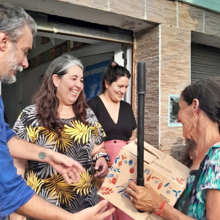 La “Navidad con Pan y en Paz” llevó la solidaridad a distintos barrios de la Ciudad