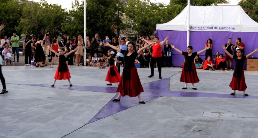 Los talleres culturales del Municipio cerraron el año en el Parque Urbano 