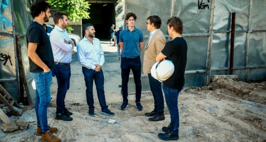 Lousteau y Ferrario recorrieron las viviendas en obra de la ex Autopista 3