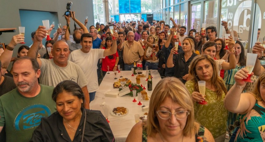 En un brindis con el personal municipal, Abella auguró que “el 2023 sea otro año de crecimiento para la ciudad”