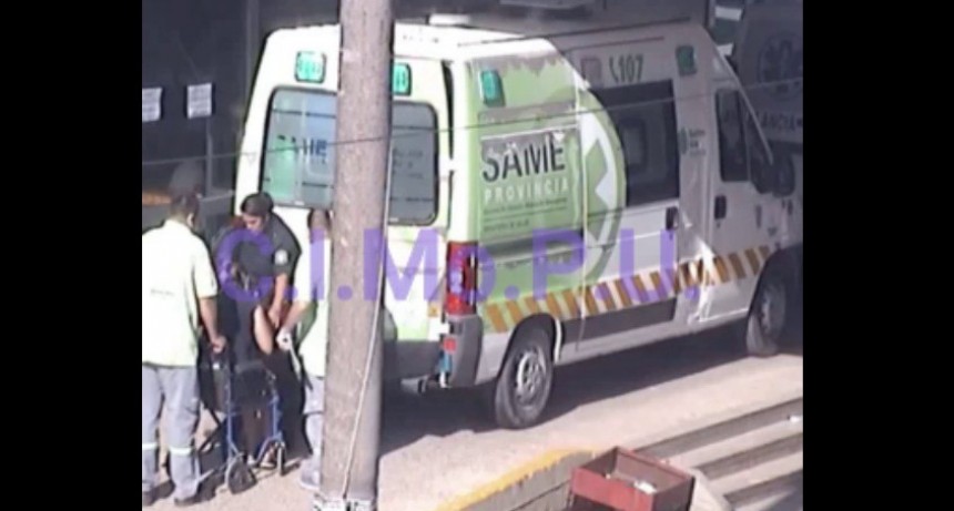 La rápida intervención del CIMoPU evitó que una mujer salte desde una pasarela de la Panamericana
