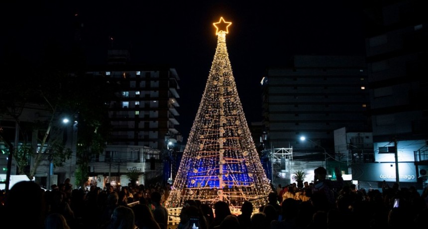 Hoy se encenderá el árbol de Navidad de la ciudad