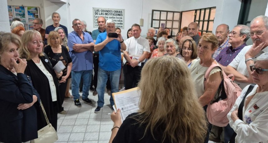 EL CENTRO DE JUBILADOS Y PENSIONADOS DE CAMPANA INAUGURÓ SU BIBLIOTECA
