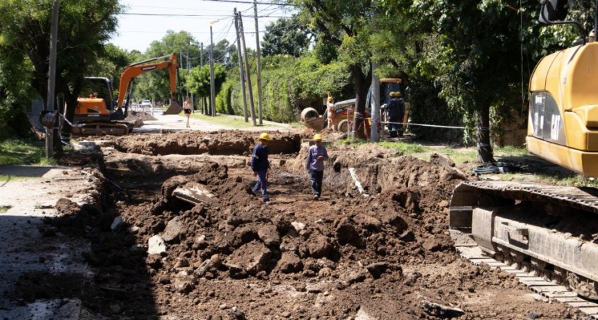 El Intendente recorrió las obras que ejecuta el Municipio en Las Campanas